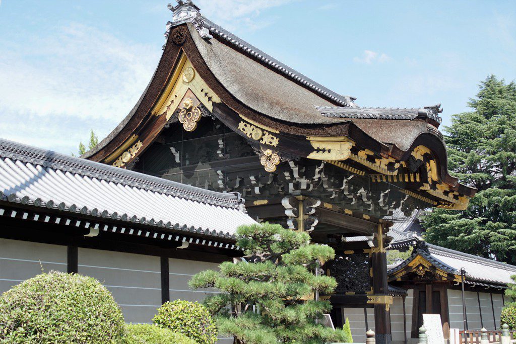 西本願寺 唐門 サイドから