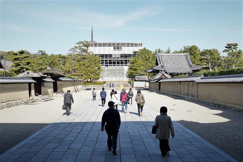 法隆寺 中門 修理中