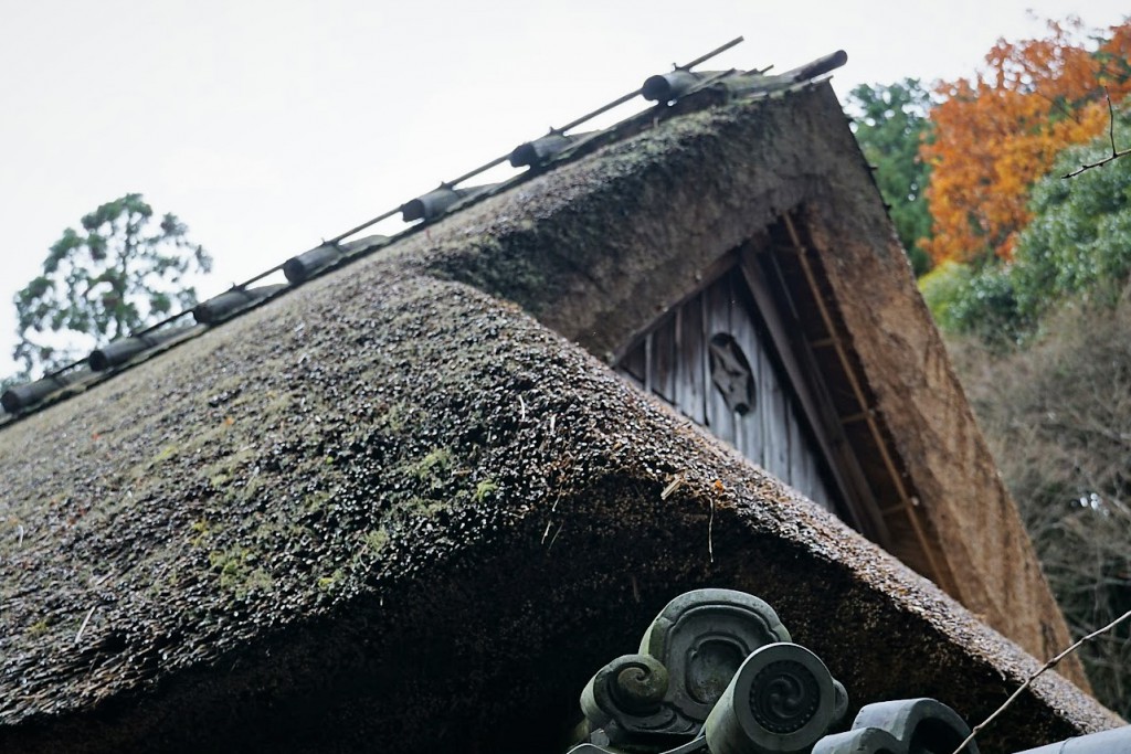 奥嵯峨野 愛宕古道街道 茅葺破風