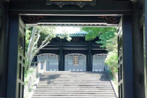 入徳門から大成殿を望む