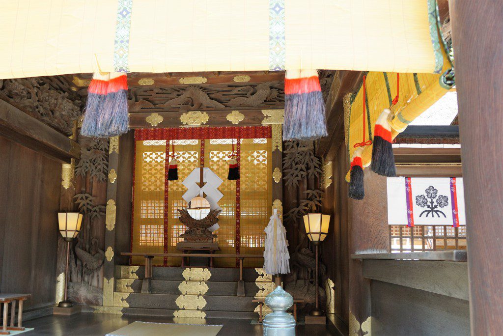 諏訪大社秋宮　拝殿