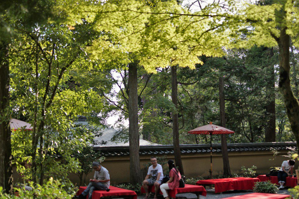 京都　金閣寺　お休み処