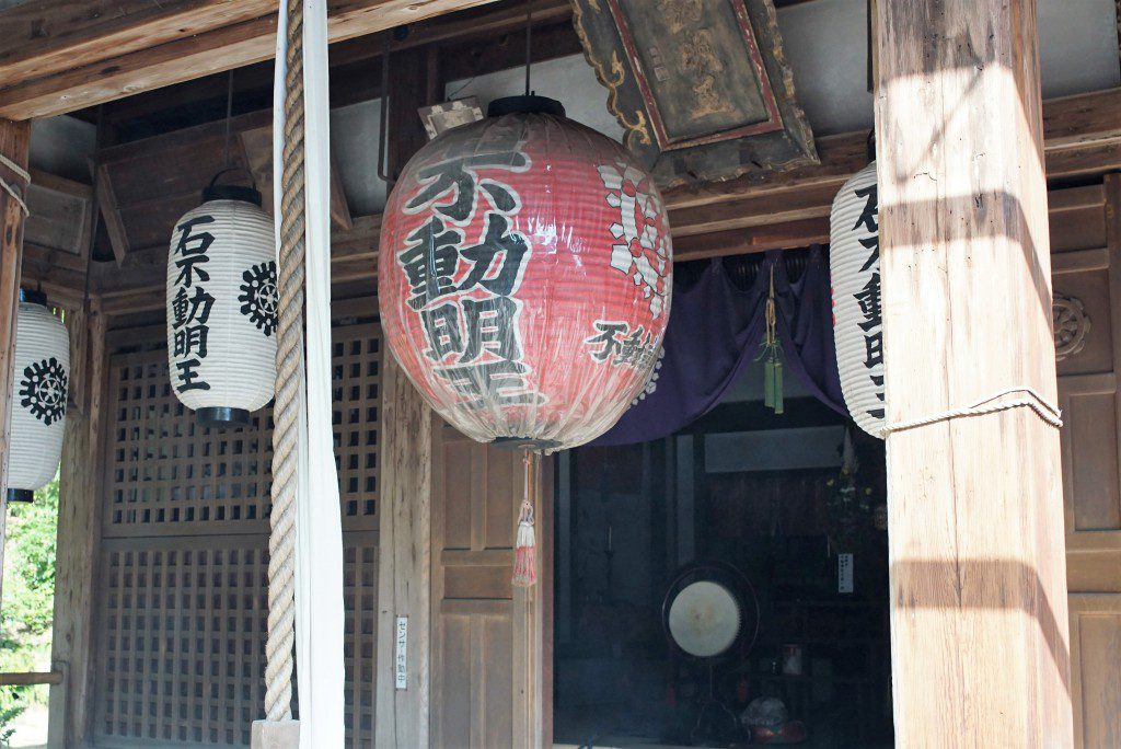京都　金閣寺　石不動　不動明王