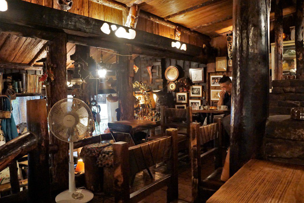 神保町さぼうる店内