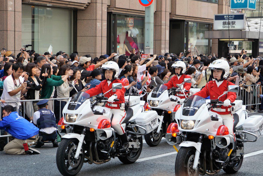 リオ・オリンピック、パラリンピック銀座凱旋パレード　女性白バイ隊