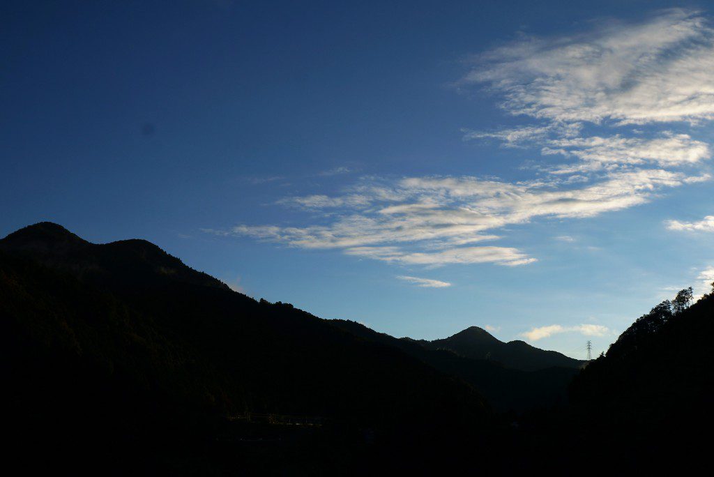 奥多摩　2016　早朝秋の空　