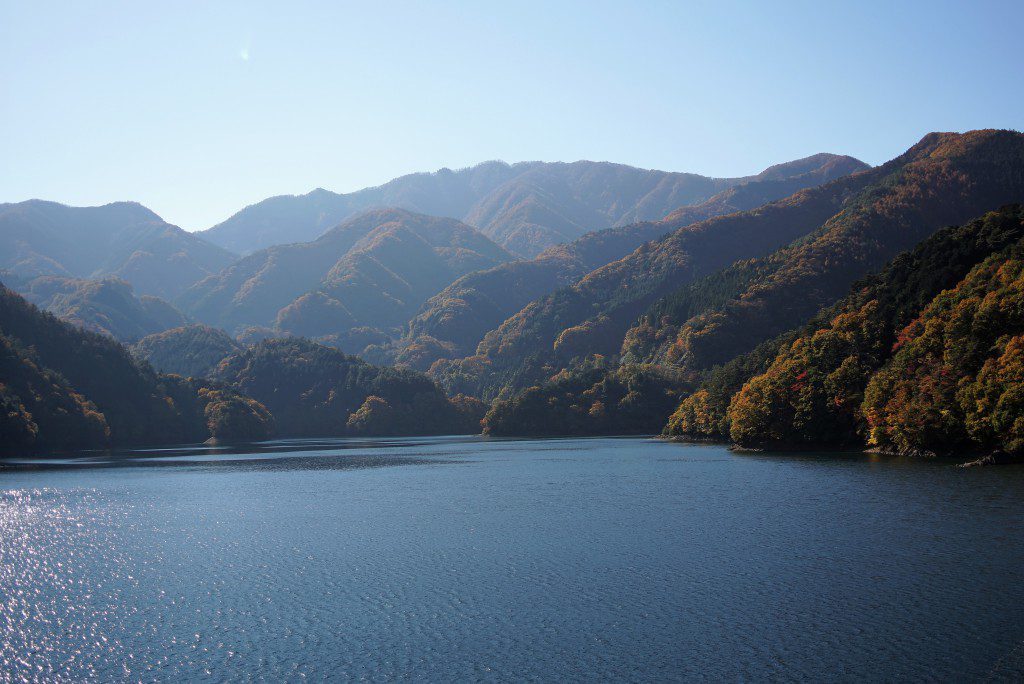 奥多摩湖の紅葉