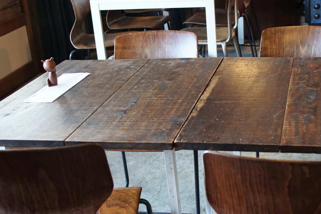 小田原　nico cafe　テーブル