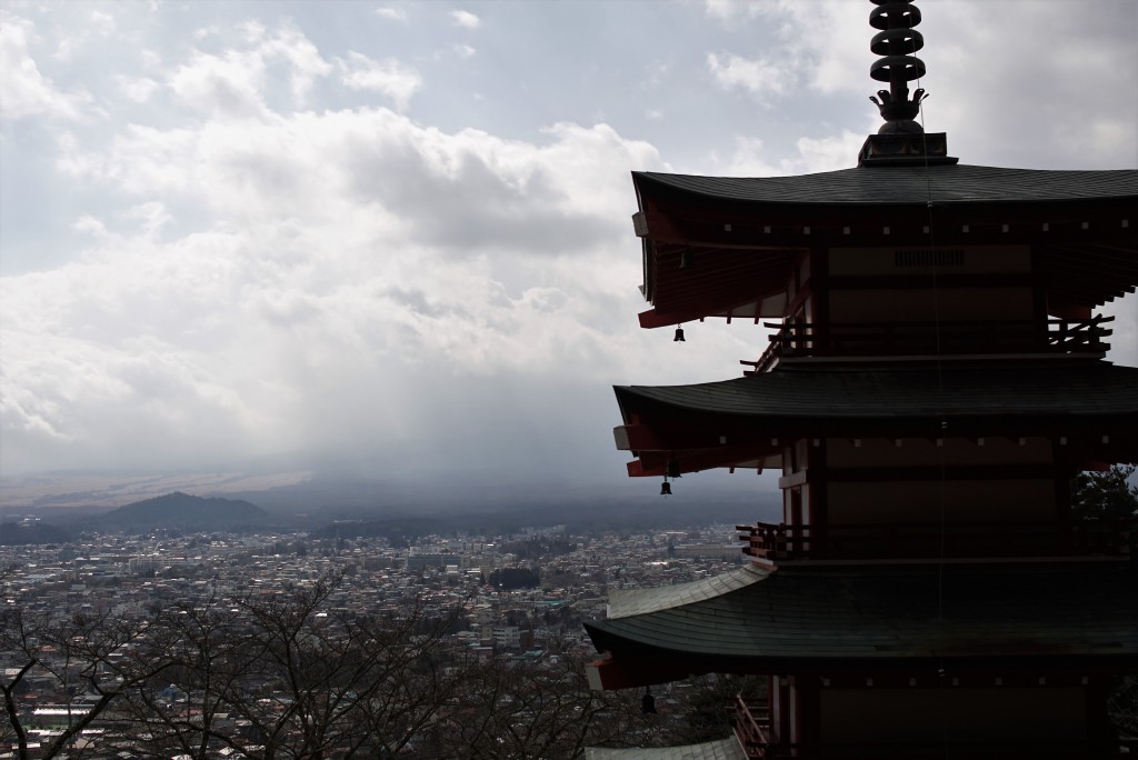新倉山富士浅間公園　忠霊塔
