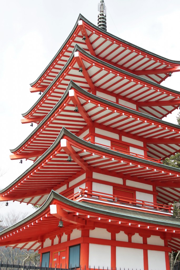 新倉山富士浅間公園　忠霊塔