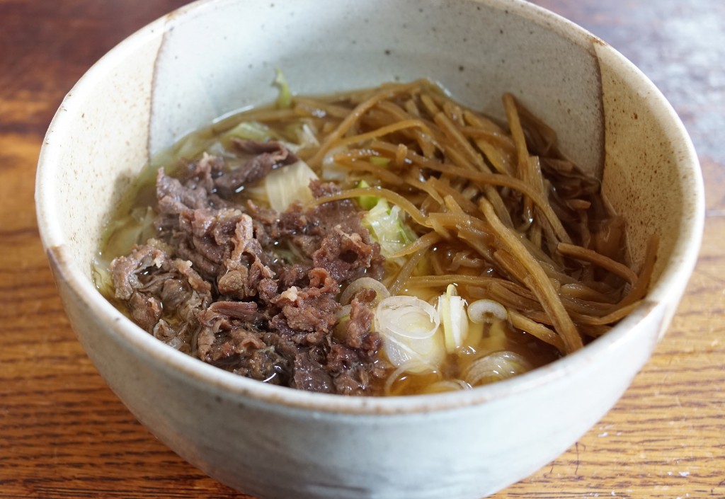 吉田うどん　しんたく　肉金うどん