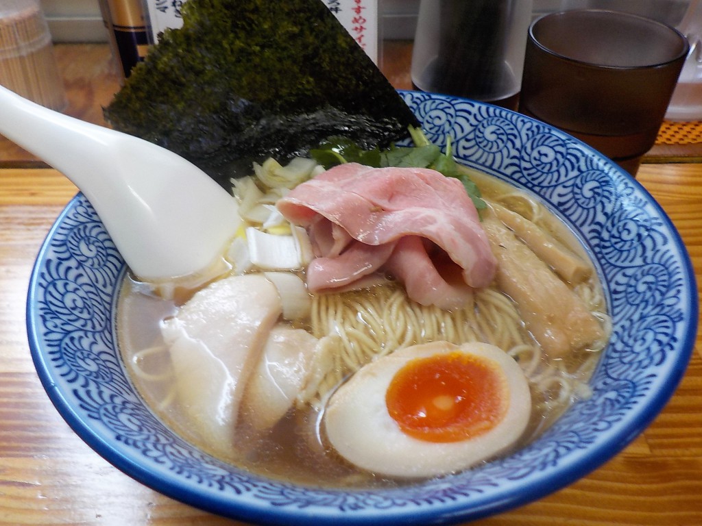 煮干しラーメン　よしかわ　白醤油ラーメン