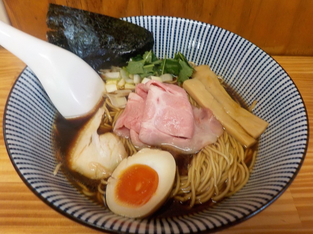 煮干しラーメン　よしかわ　黒醤油ラーメン