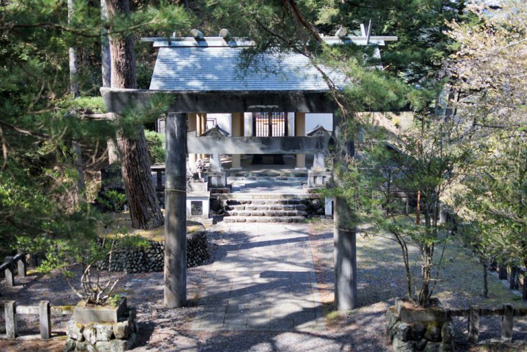 やはり小河内神社はかなりパワースポットだと思う！ 風が福左右衛門