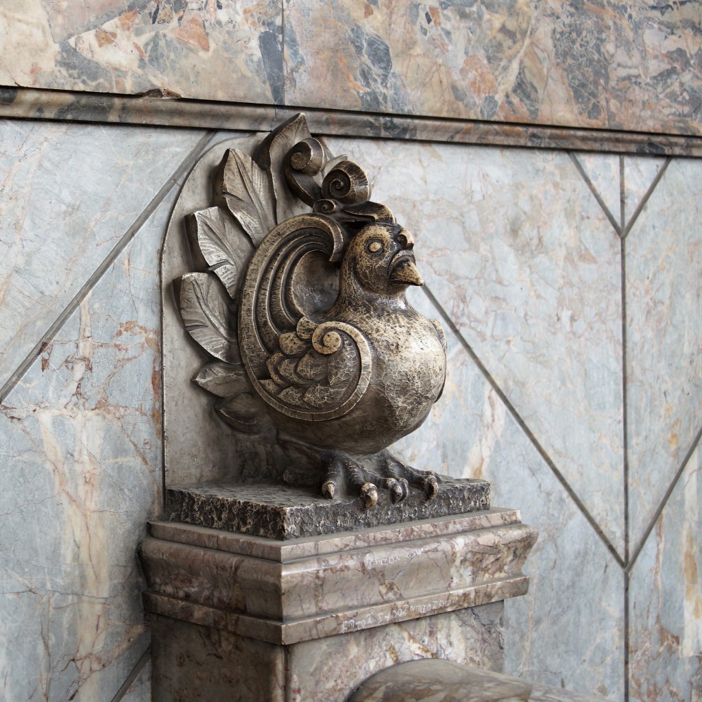築地本願寺　動物　鳥