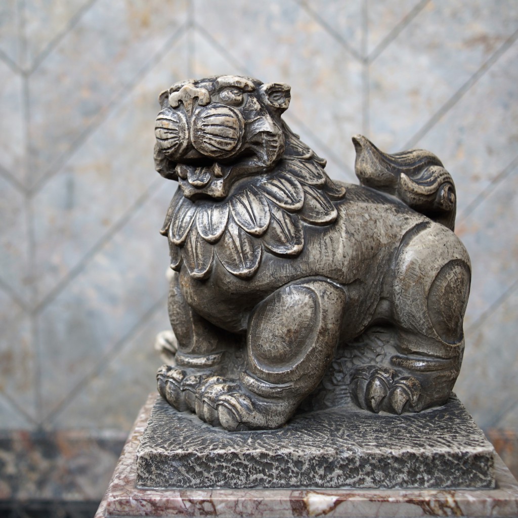 築地本願寺　動物　馬