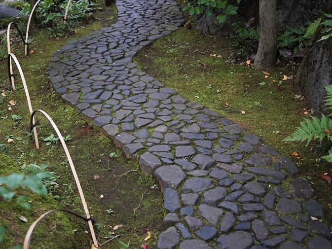 根津美術館　庭　表参道