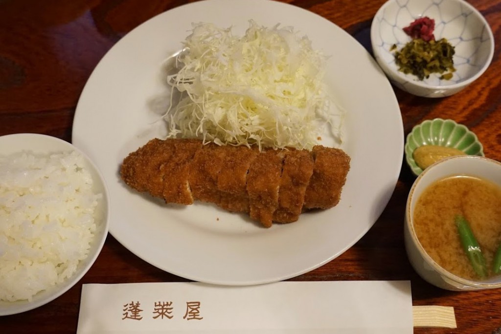 上野 とんかつ名店 蓬莱屋