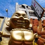 大阪道頓堀　ユニークド派手看板　ビリケンさん