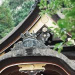 大神神社　菊花紋